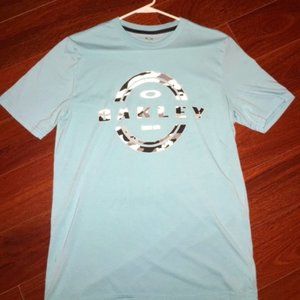 Oakley T-shirt size M